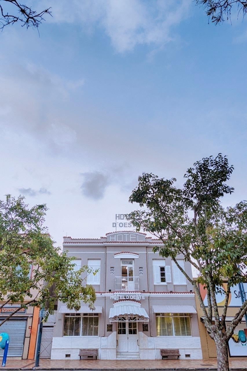 Mova Hotel D'Oeste - Localizado Em Frente A Praca Principal Da Cidade, Na Area Central - Pe Na Praca Посус-ди-Калдас Экстерьер фото